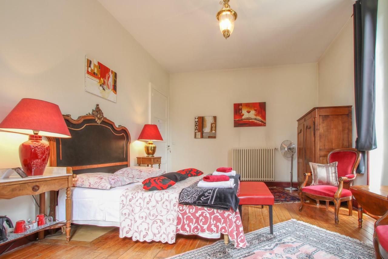 Manoir Des Turets Bed & Breakfast Yvre-l'Eveque Exterior photo