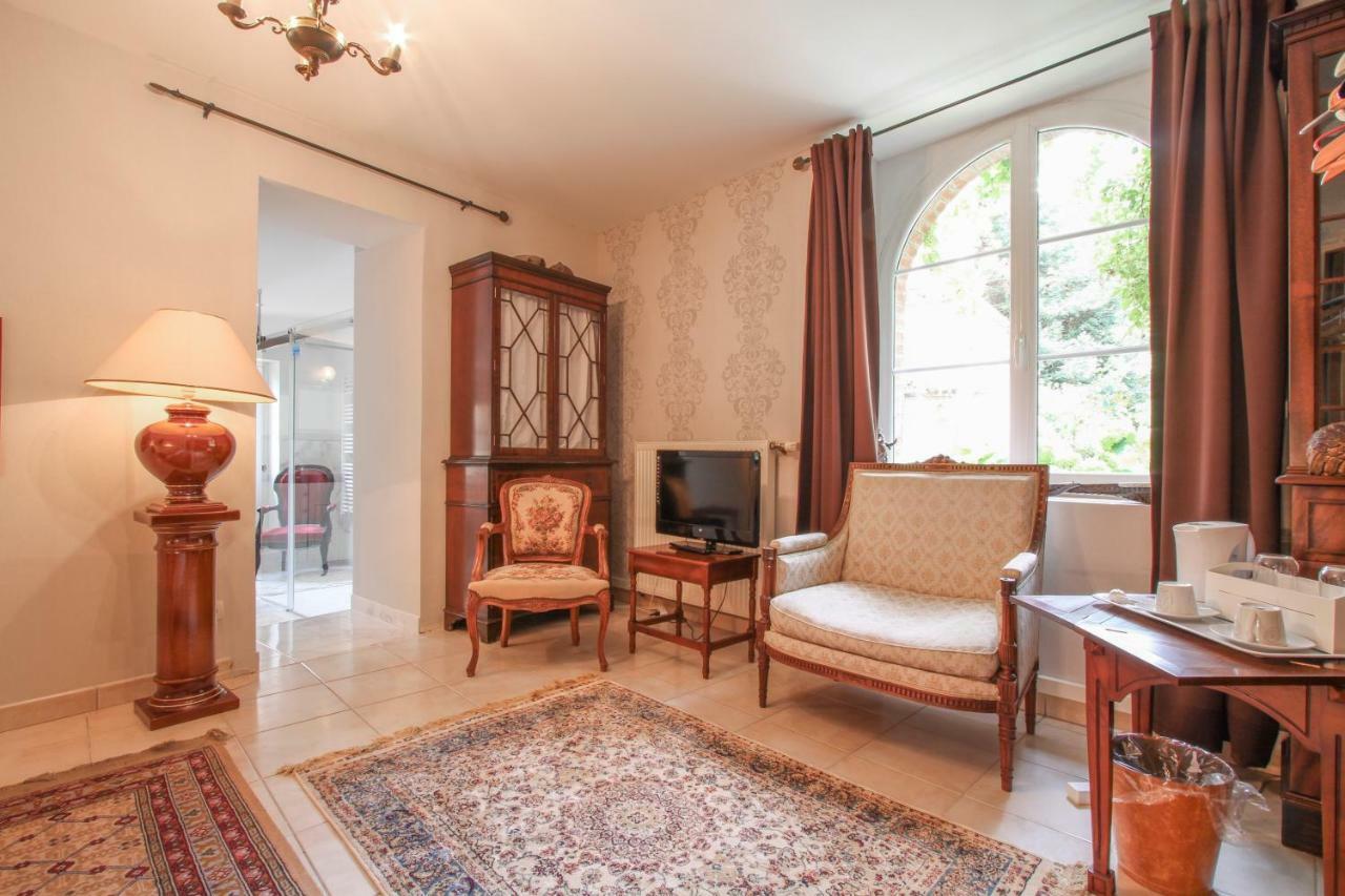 Manoir Des Turets Bed & Breakfast Yvre-l'Eveque Exterior photo
